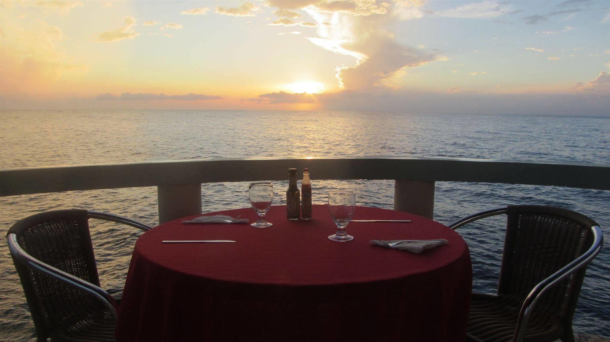 Negril Escape Resort And Spa Hotel Exteriör bild